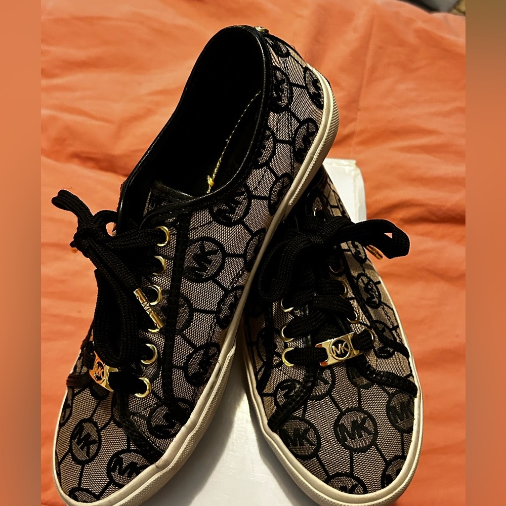 Michael Kors “Boerum” Sneakers - Picture 2 of 5